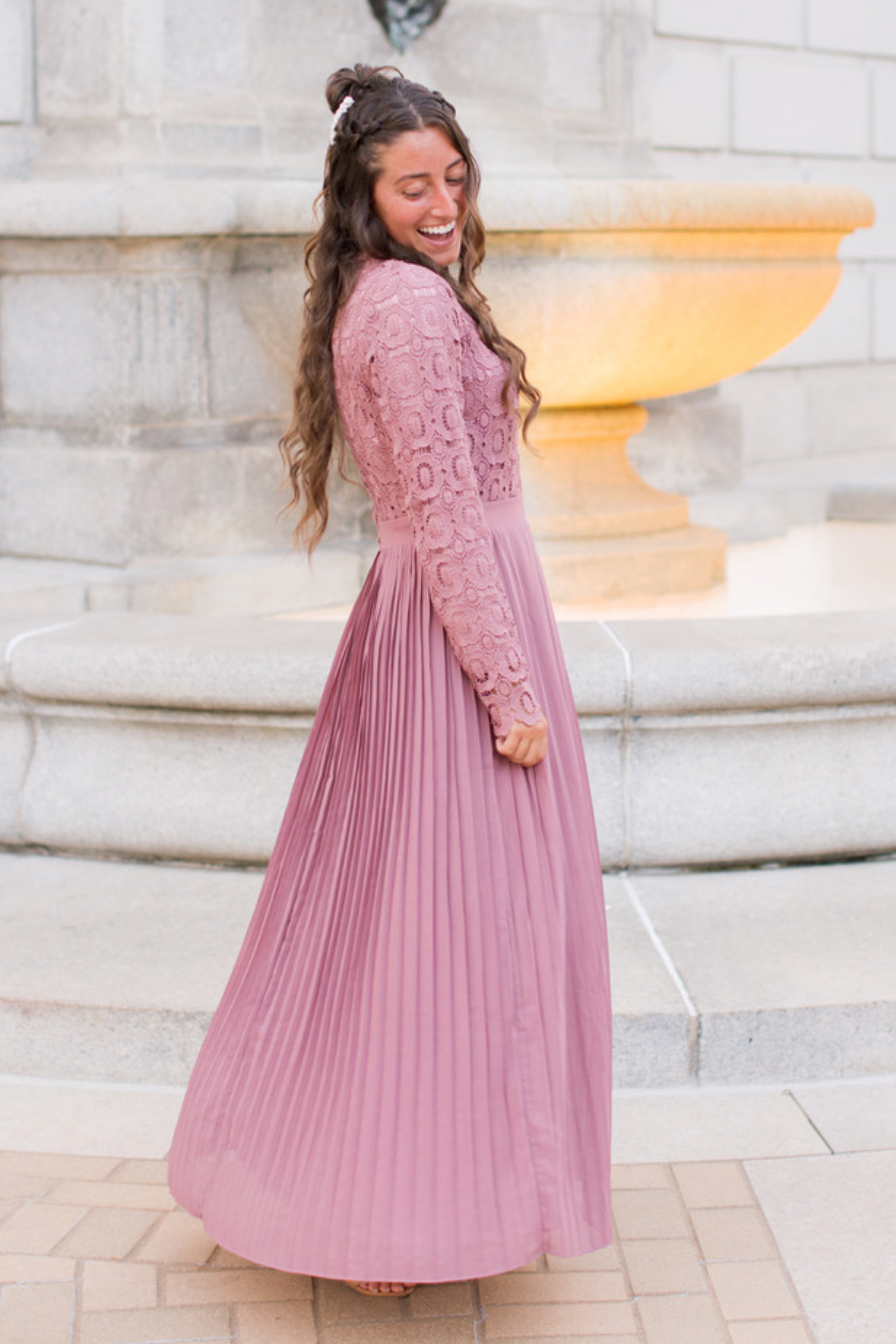 Stroll at the Manor Dress (Mauve)