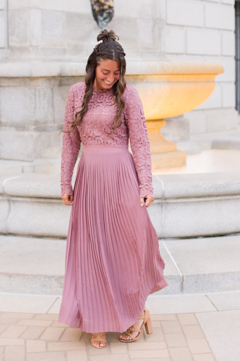 Stroll at the Manor Dress (Mauve)