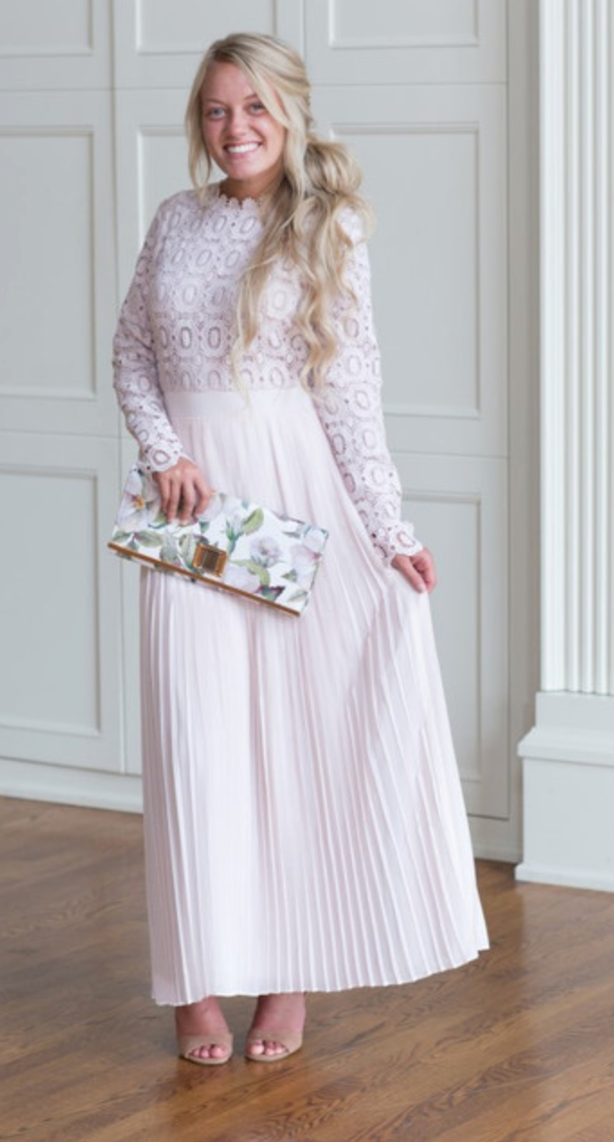 Stroll at the Manor Dress (Dusty Blush)